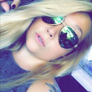 Meet your Posher, Baylee